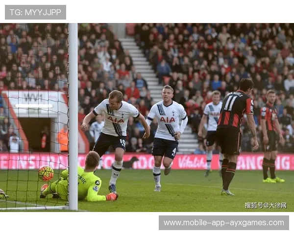 梅努助攻，曼联在逆境中取胜伯恩茅斯